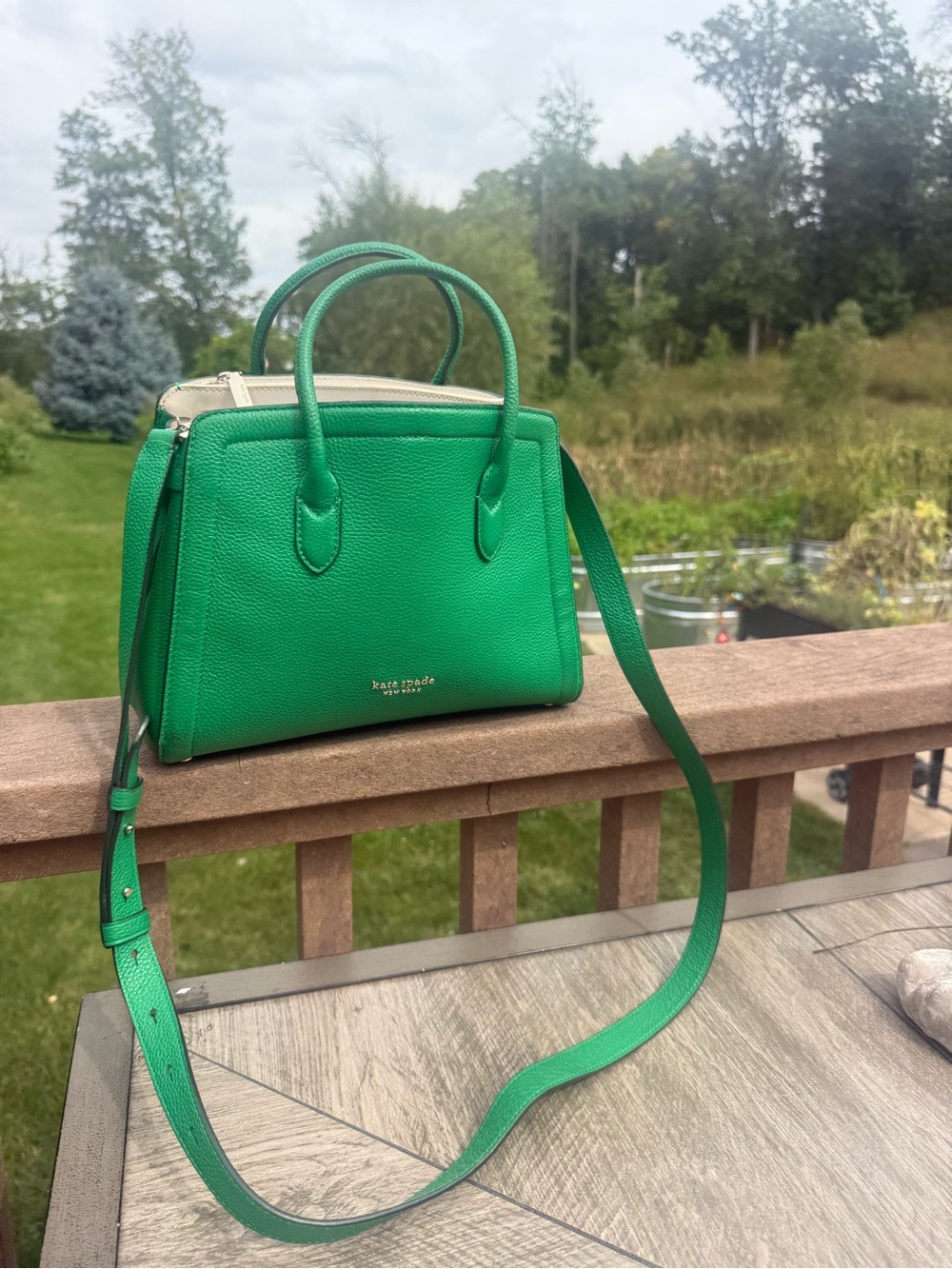 GUC Kate Spade New York Knott Satchel Bright Green Pebbled Leather Crossbody Bag - Picture 3 of 12
